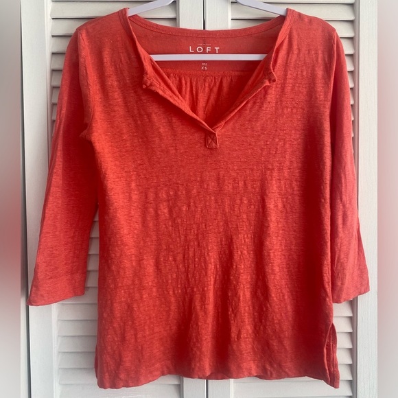 Ann Taylor Loft Coral Linen Top, Size XS, 3/4 Length Sleeves, V-neck, Slit Hem - Picture 1 of 7